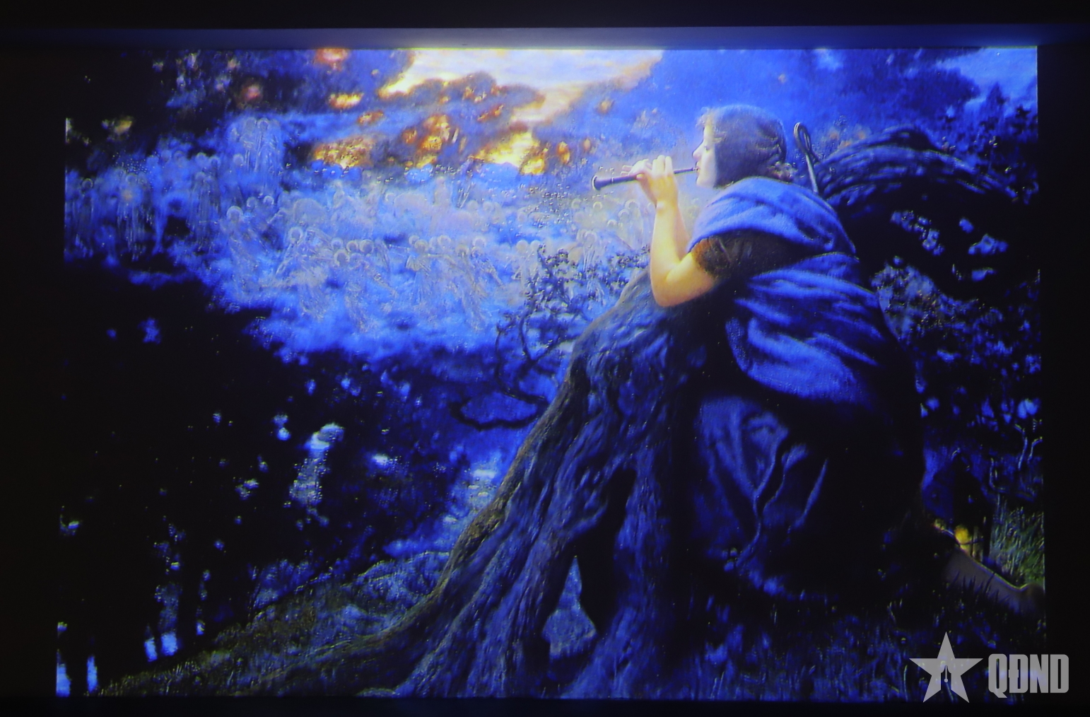 Không gian nghệ thuật đa giác quan trong “Bóng hình em - vần thơ anh”
